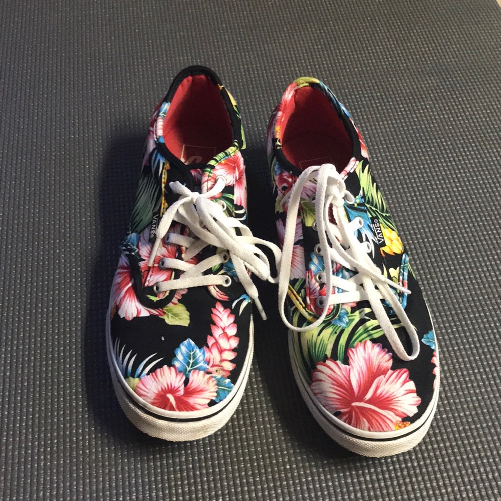 Hawaiian Pattern Vans size 8.5
